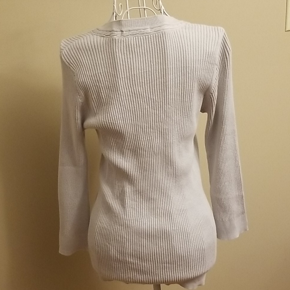 Light gray sweater - Picture 5 of 6